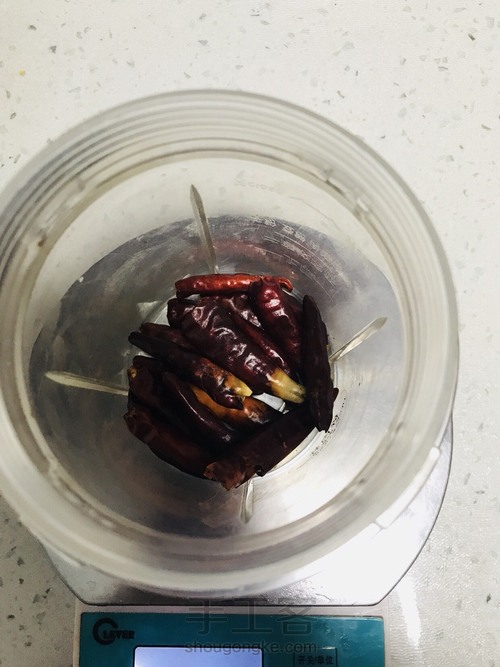 手工制作麻辣腊肠 第3步