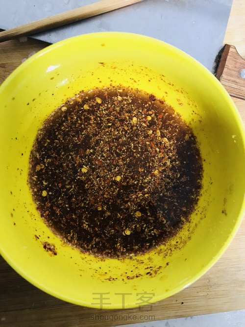 手工制作麻辣腊肠 第6步