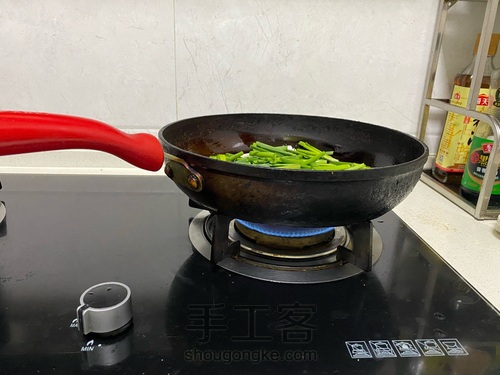 自制葱油拌面的（葱油）做法，零失败 第4步