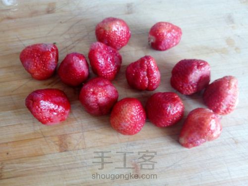 草莓🍓红豆酱 第1步