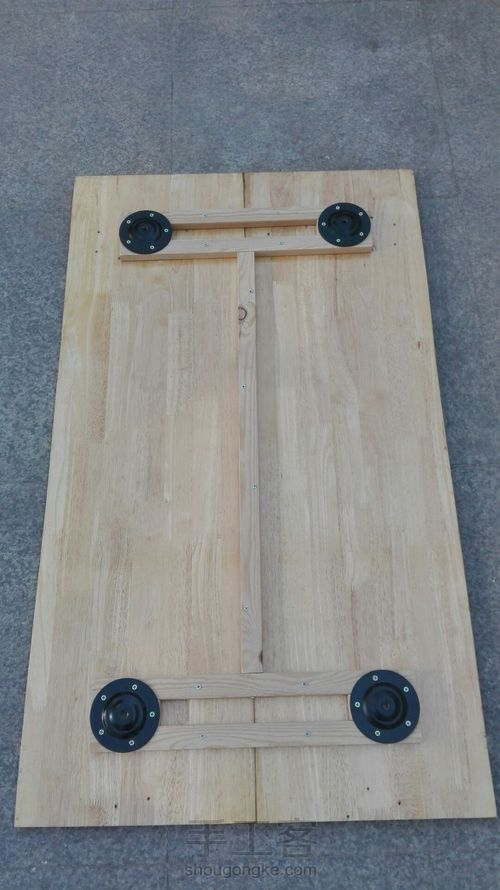 拼个桌子 第4步