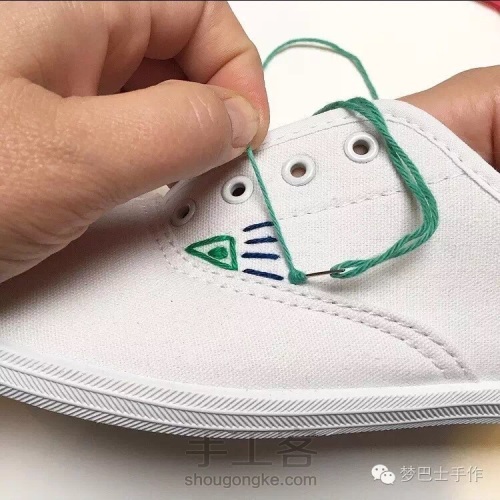 刺绣新玩法，让小白鞋更美的魔法 第7步