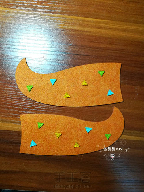 不织布 萌萌哒鳄鱼笔袋 第7步