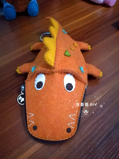 不织布 萌萌哒鳄鱼笔袋 第14步