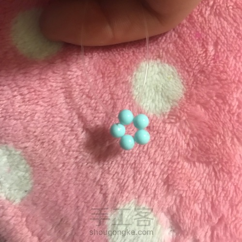 串珠水滴 第1步