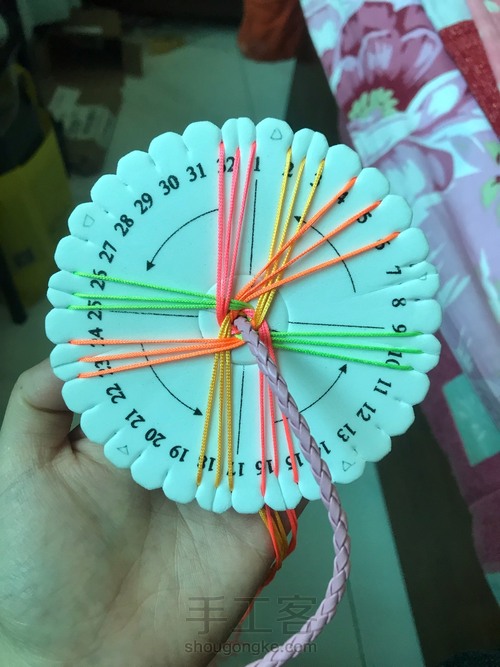 24股四色龙鳞手绳 第4步