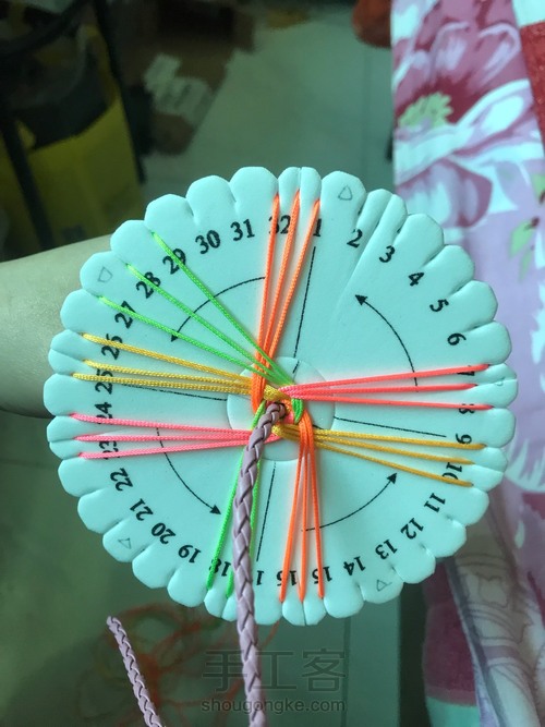 24股四色龙鳞手绳 第6步