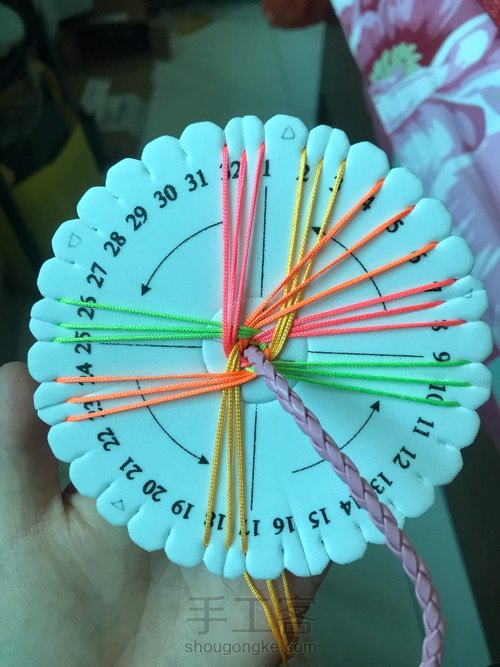 24股四色龙鳞手绳 第8步