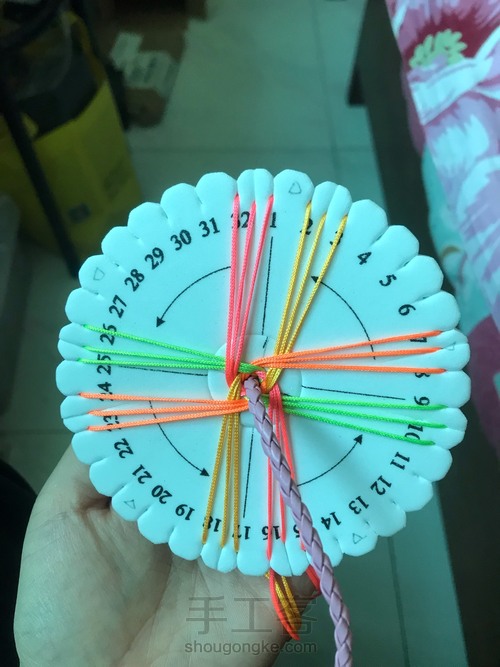 24股四色龙鳞手绳 第9步