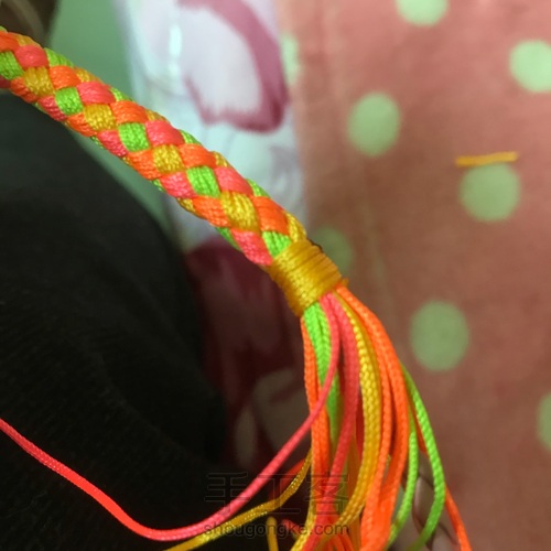 24股四色龙鳞手绳 第11步