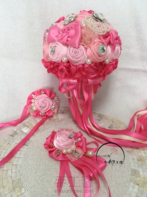 2-粉色系新娘手捧花 第2步