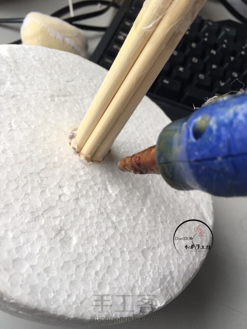 2-粉色系新娘手捧花 第6步