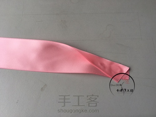 2-粉色系新娘手捧花 第10步