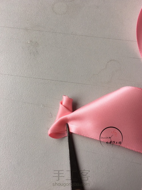 2-粉色系新娘手捧花 第15步