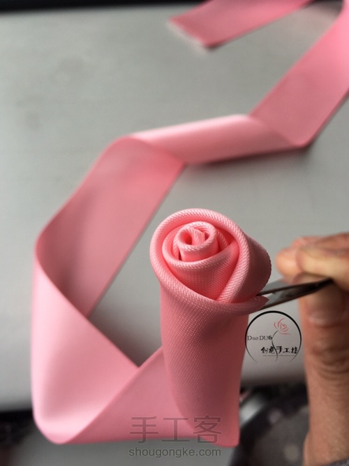 2-粉色系新娘手捧花 第20步
