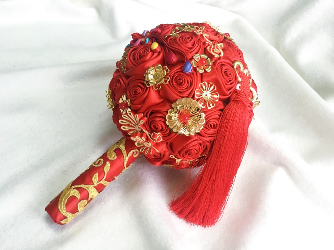 中式大红色流苏新娘手捧花