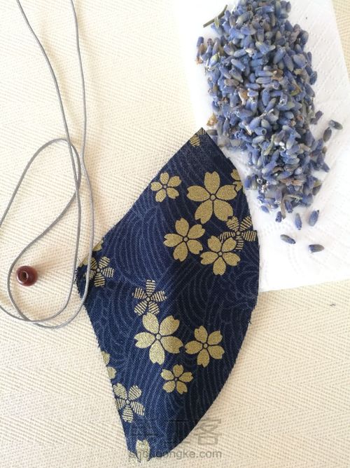 布艺平安小葫芦(香包) 第2步