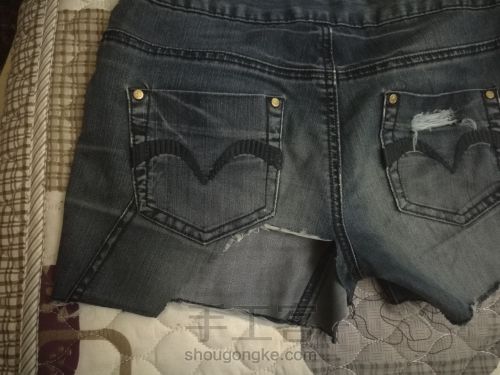 旧牛仔裤改造-非主流破洞渔网牛仔裤 第13步