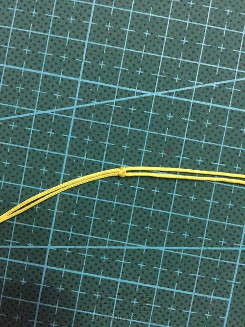 绳编毛衣链 第2步