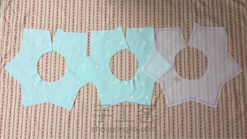 婴儿围嘴 360度防水星星口水巾 第4步