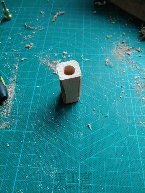 山茶木双过滤烟嘴 第2步