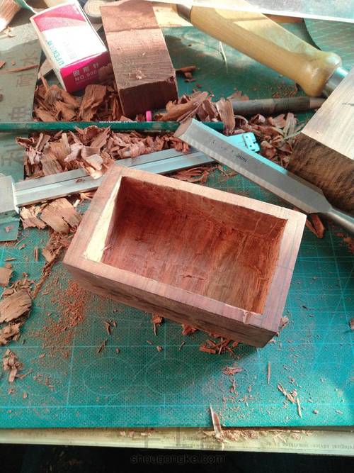 翻盖八音盒 第4步