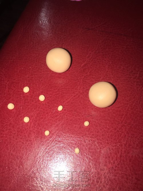 软陶小人挂件 第1步