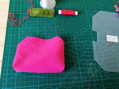 【收纳控】一片式方形口金之落英缤纷 第13步