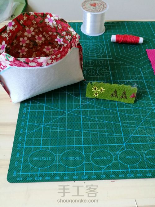 【收纳控】一片式方形口金之落英缤纷 第9步