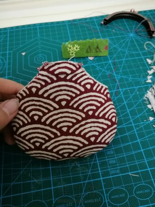 【收纳控】两片圆形口金之波纹圈圈 第17步