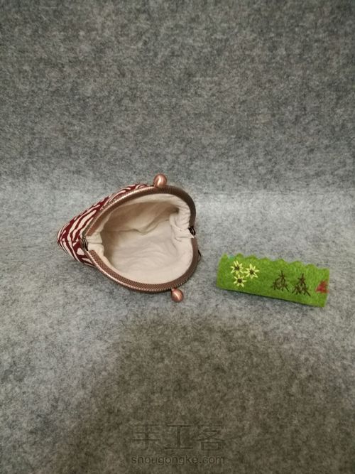 【收纳控】两片圆形口金之波纹圈圈 第23步