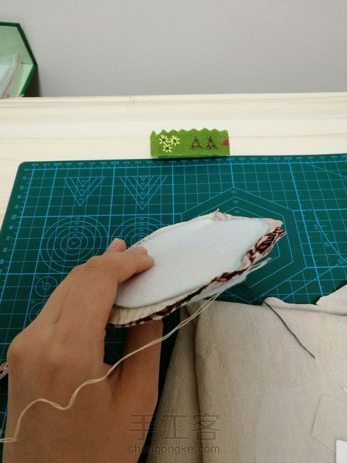 【收纳控】两片圆形口金之波纹圈圈 第3步