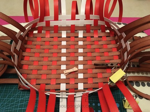 pp带编织买菜篮 第2步