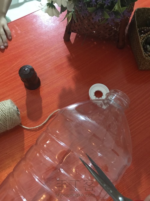 一个废弃油桶的华丽变身
 第3步