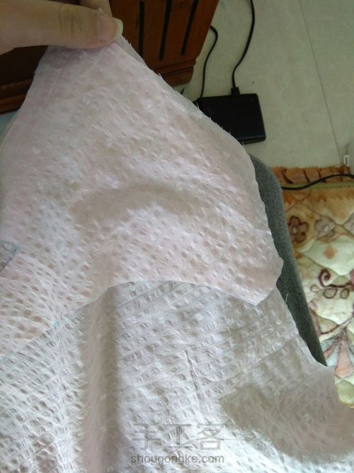 给宝宝做件小短袖旗袍 第4步