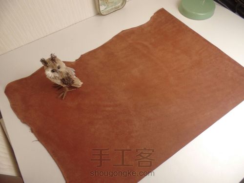 复古感浓郁的长夹 第1步