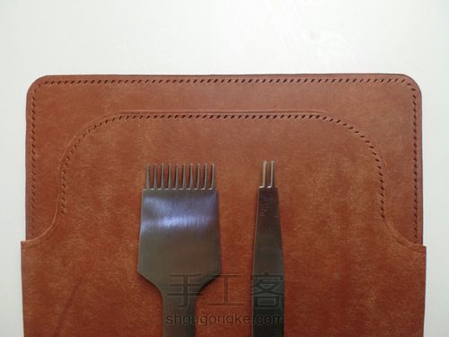 复古感浓郁的长夹 第6步