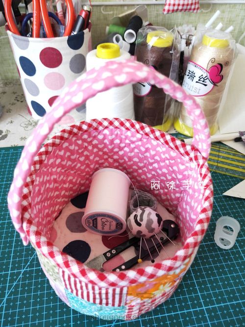手缝拼布迷你针线收纳篮 第15步