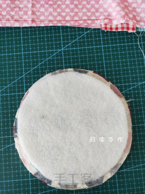 手缝拼布迷你针线收纳篮 第3步