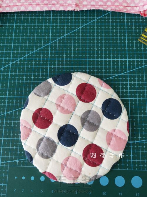 手缝拼布迷你针线收纳篮 第5步