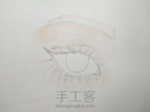 一只美腻的眼睛。 第2步