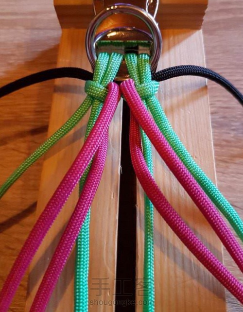 伞绳2⃣️ 花带（转载外网教程） 第3步