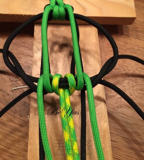 伞绳 鳄鱼 转载外网教程 第3步