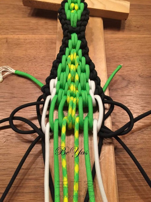 伞绳 鳄鱼 转载外网教程 第18步