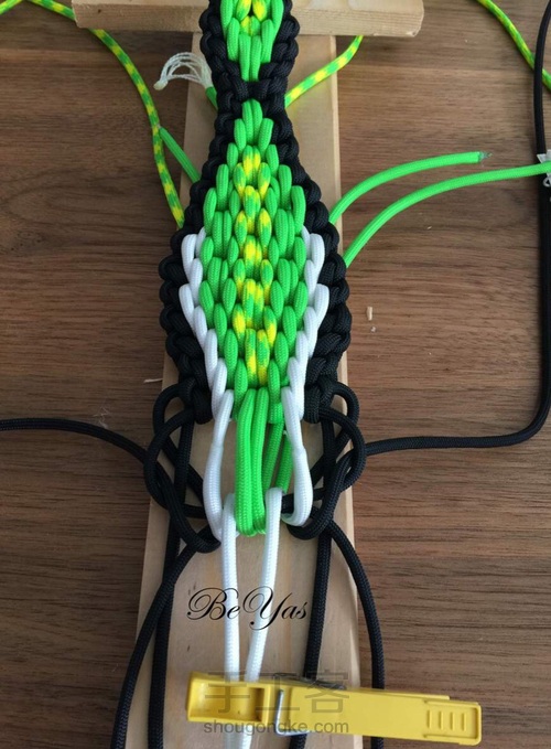 伞绳 鳄鱼 转载外网教程 第22步