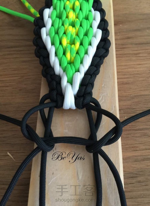 伞绳 鳄鱼 转载外网教程 第25步