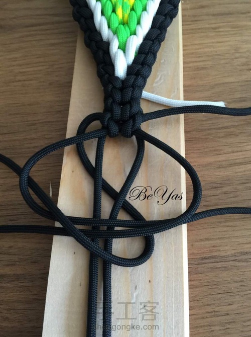 伞绳 鳄鱼 转载外网教程 第26步