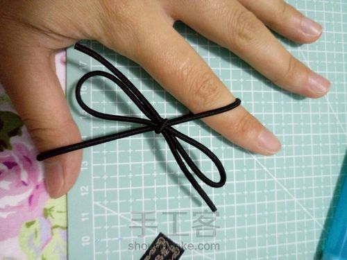 萌萌哒的小草莓发圈 第11步