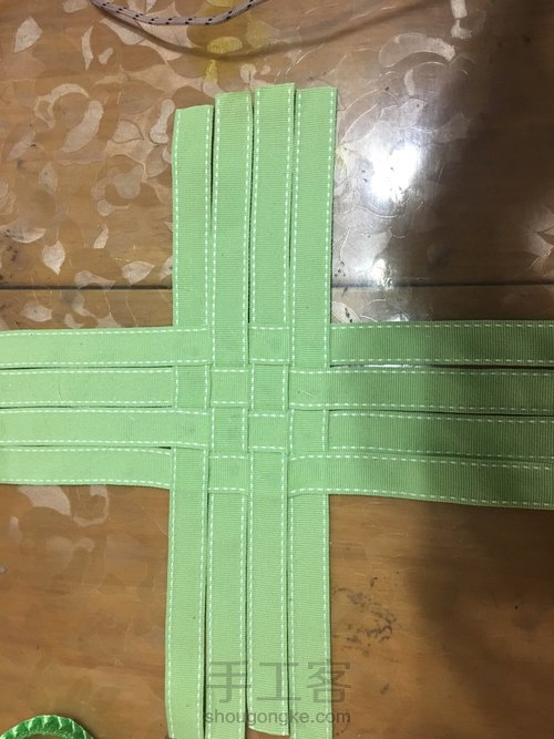 织带编织清新小绿筐 第8步