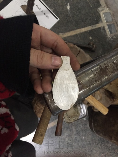 贝壳手作银勺 第4步
